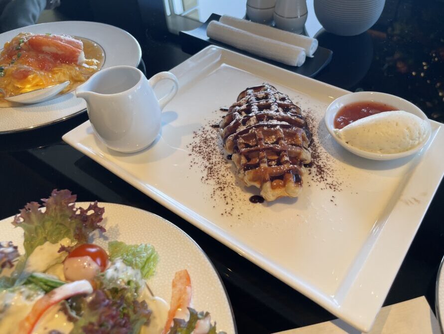 リッツカールトン東京 クラブラウンジ 朝食メイン