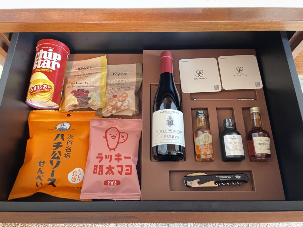 青山グランドホテル ミニバー スナック ワイン ウイスキー