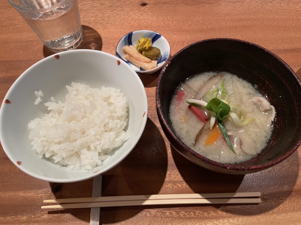 青山グランドホテル とんかつ じゅんちゃん 白米 豚汁 お漬物